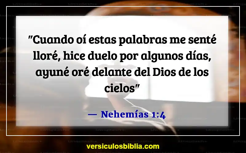 Versículos de la Biblia sobre el ayuno y la oración (Nehemías 1:4)